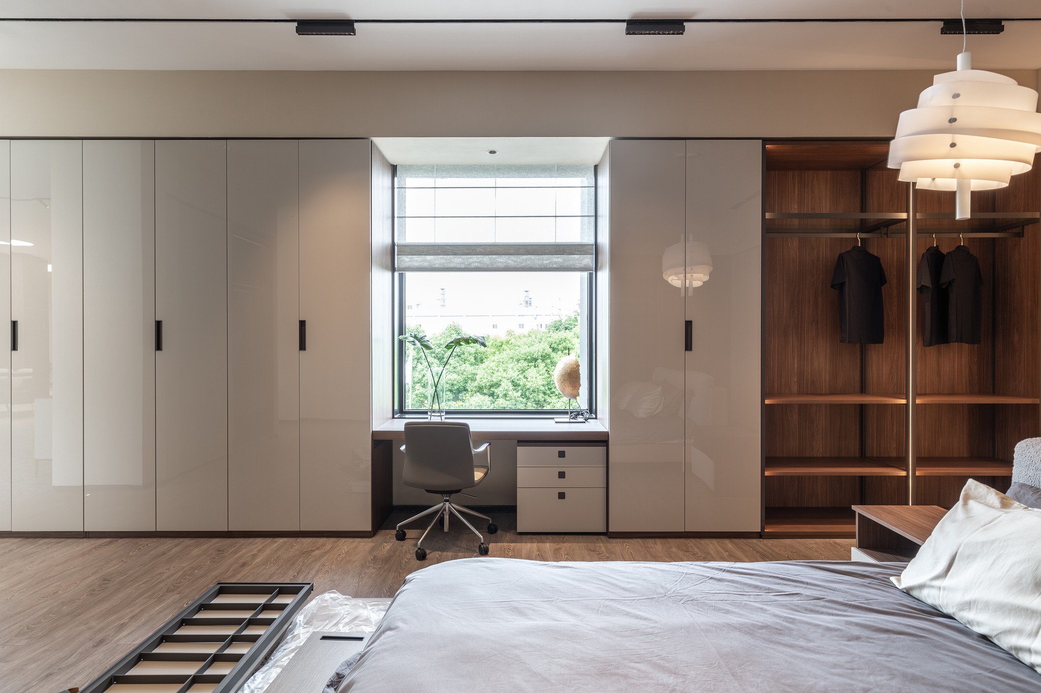 Walking Closet Cabinet